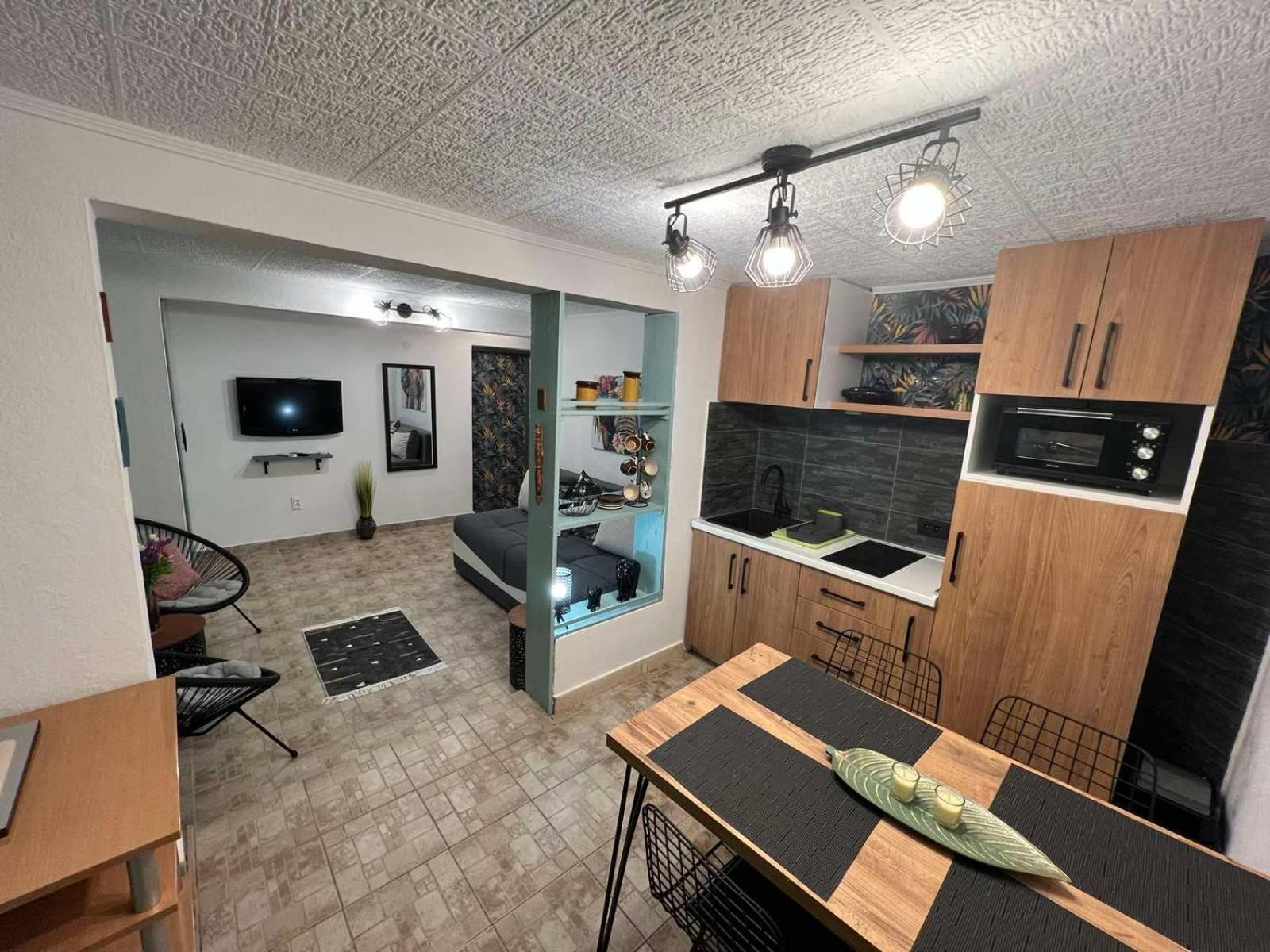 Old House Morinj Apartment Екстериор снимка